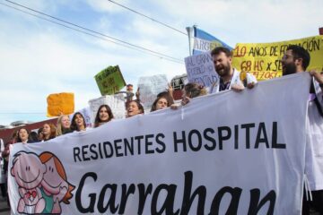 Gobierno anuncia aumento salarial para residentes en el Hospital Garrahan: salario alcanzará $1.300.000 desde julio.