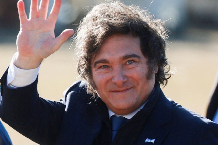 Javier Milei se posiciona como el presidente con mejor imagen positiva en Sudamérica y muestra un notable crecimiento en el ránking