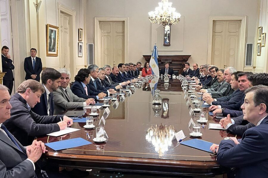 Provincias vs. Casa Rosada: los gobernadores agotan instancias de negociación antes de tensar al máximo por los recursos
