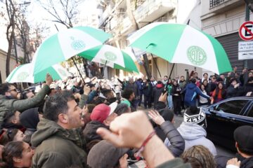 Gobierno descontará el día a empleados públicos que se sumen al paro por la concentración en la casa de Cristina Kirchner