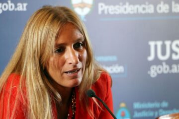 Florencia Carignano denuncia bloqueos en Diputados y vínculos personales de referentes oficialistas en nuevas acusaciones