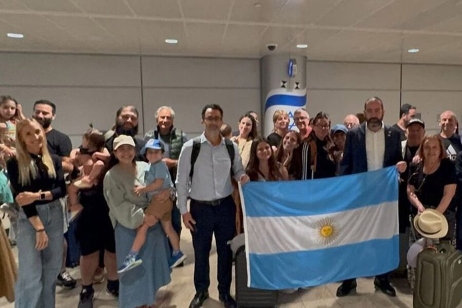 Gobierno repatria a argentinos varados en Israel: dos vuelos aterrizan en Roma durante la guerra con Irán
