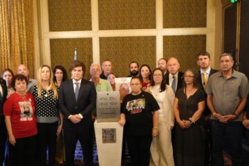 Milei se compromete con familiares de rehenes argentinos secuestrados por Hamas en emotivo encuentro en Jerusalén