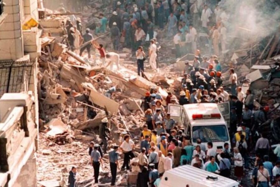 Gobierno celebra juicio en ausencia para acusados del atentado a la AMIA y Ministro asegura que se juzgará a terroristas