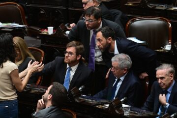 La oposición intensifica la presión para activar la comisión investigadora del caso $Libra ante maniobras libertarias y tensiones