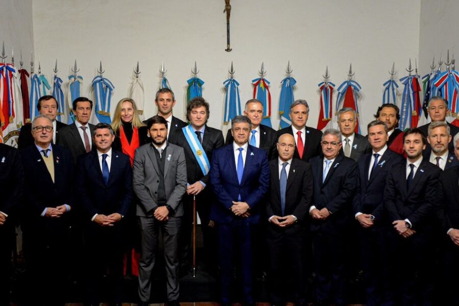 Gobierno busca convocar reunión del Consejo de Mayo en medio de tensiones con provincias para debatir proyectos parlamentarios