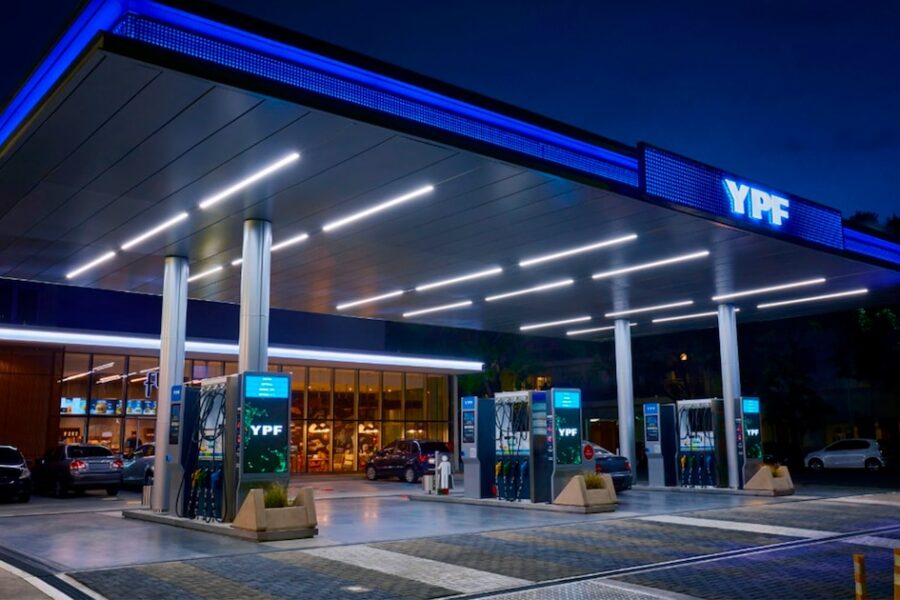 YPF introduce venta de nafta 5% más barata en la madrugada: estaciones con autodespacho y consejos para ahorrar