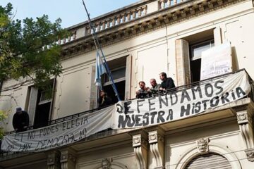 Juan Grabois y militantes ocupan el edificio del Instituto Juan Domingo Perón tras su disolución por el Gobierno