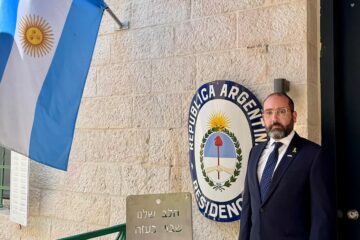 Axel Wahnish, embajador argentino en Israel, advierte sobre el riesgo de atentados del terrorismo iraní en un contexto crítico