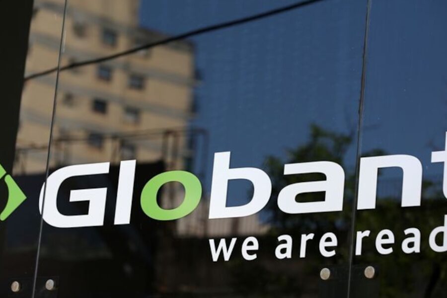 Clima de negocios: Globant enfrenta crisis operativa y reorganización en medio de la expansión en IA y caída bursátil