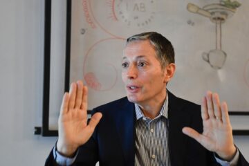 Intendente peronista afirma que el Gobierno “está contento” con la candidatura de Cristina Kirchner y critica a Milei