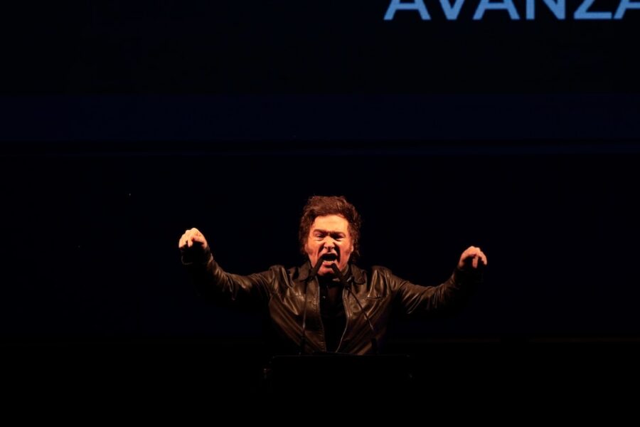 Milei regresa a la política en PBA tras semanas de silencio y viajar al exterior, con cierre del Congreso de la Libertad en La Plata