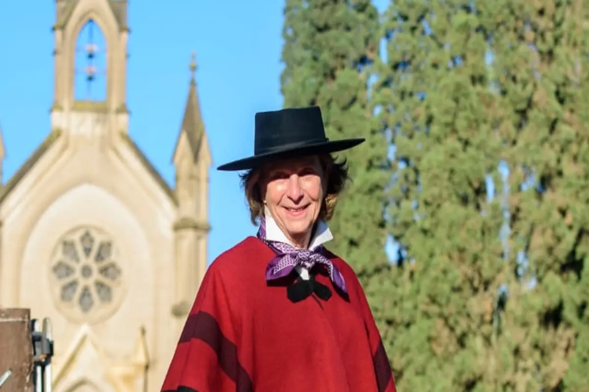 La bisnieta de un famoso gobernador cordobés busca revitalizar un pueblo rural en crisis.