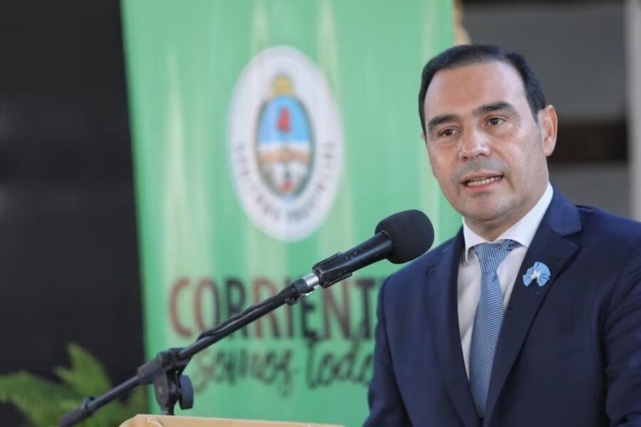 Gustavo Valdés anticipa aumento de salarios para trabajadores estatales en julio