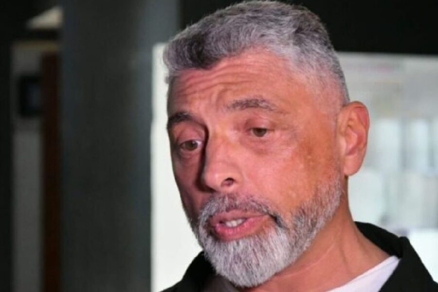 LLA en Bahía Blanca enfrenta tensiones con Milei por veto a ayuda, jefe de concejales pide renuncia tras enojo