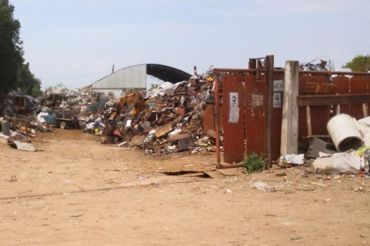 Golpe a la concejal libertaria tras la polémica chatarrería en Circunvalación