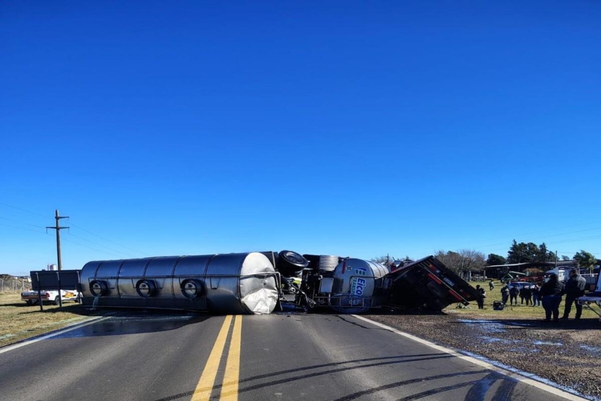 Accidente de camiones en el acceso al Parque Industrial de Nogoyá deja una persona fallecida
