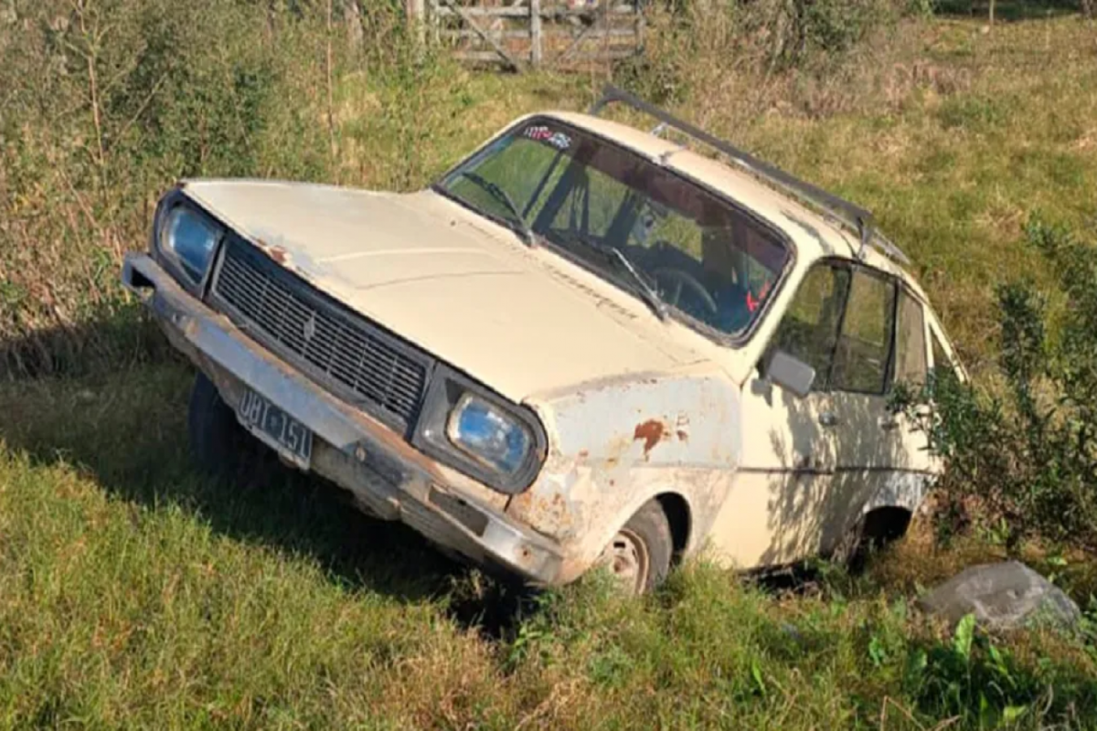 Ruta 20: dos personas hospitalizadas tras un accidente entre un auto y un camión