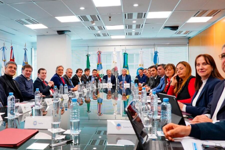 Gobernadores piden una distribución equitativa de fondos para afrontar la crisis económica actual