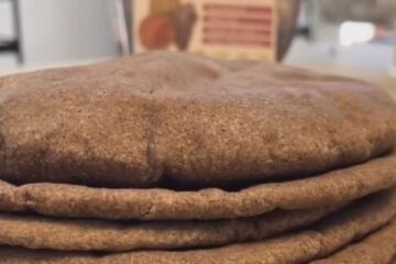 La harina de vino de Colonia Caroya se presenta por primera vez en una importante feria de alimentos