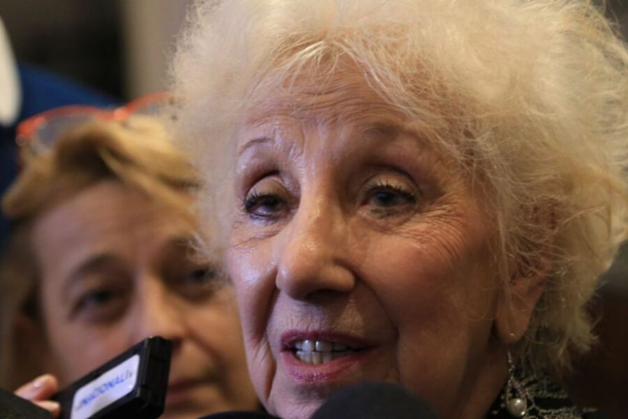 Estela de Carlotto asegura que la condena a Cristina Kirchner busca su desaparición y la mata en vida