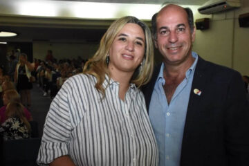 A la que echaron acusada de robar $66 millones la puso el diputado López