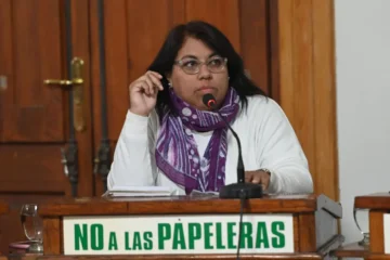 No votó para echar al concejal que chocó borracho y la echaron a ella