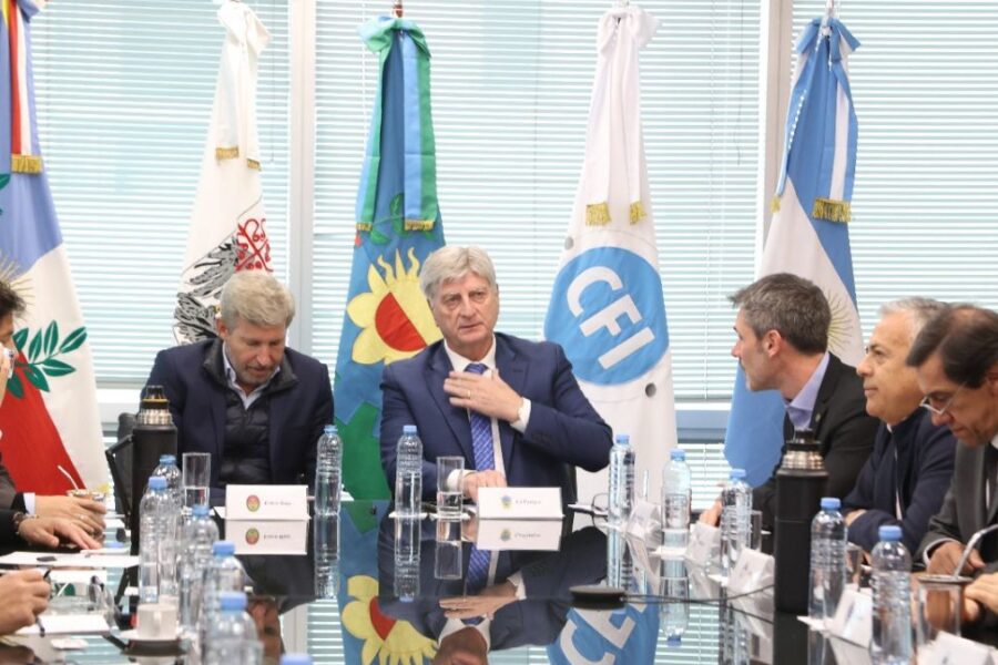 Reclamos de fondos: gobernadores reúnen a sus ministros con enviado de Luis Caputo