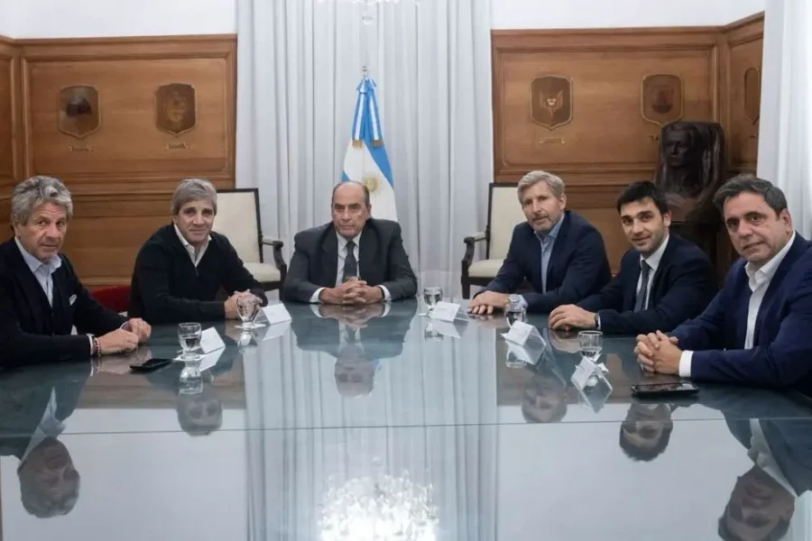 “Dólares en el colchón”: Chubut y Entre Ríos adhirieron al acuerdo con Nación por el Régimen Simplificado de Ganancias