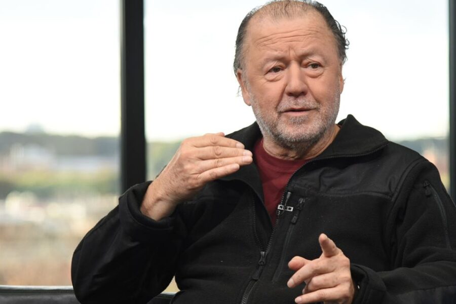 Enrique Piñeyro reflexiona sobre el uso de etiquetas políticas en el debate actual: del facho al zurdo