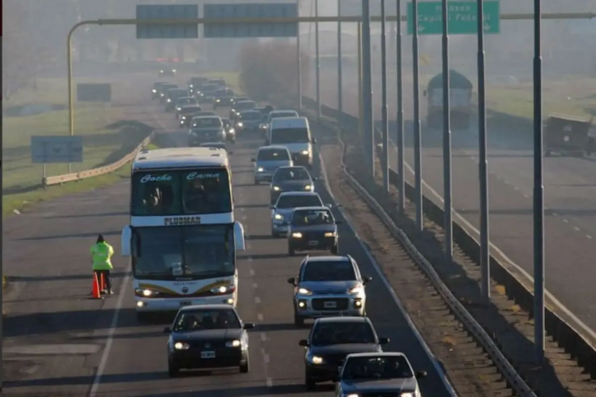 El Gobierno busca privatizar la mayor ruta comercial con Brasil