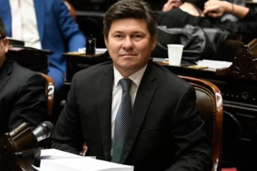 La Libertad Avanza elige su candidato en Corrientes: Almirón enfrenta al feudalismo local