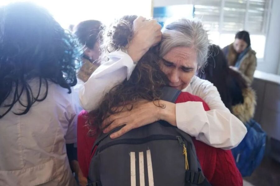 Gobierno despide a más de 100 empleados del Hospital Posadas y termina la Conciliación Obligatoria en el Garrahan