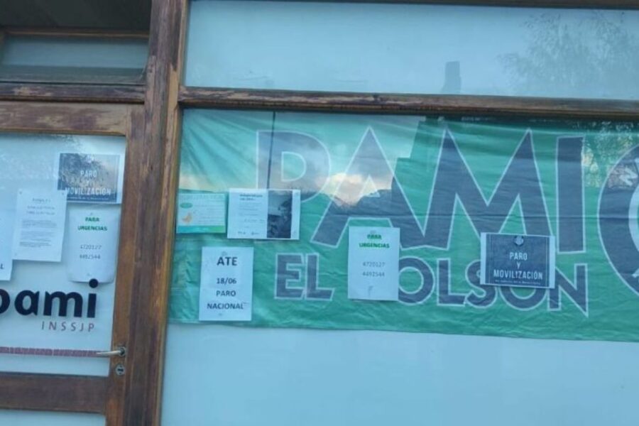 Despido de la jefa del PAMI en El Bolsón por cerrar la oficina durante la marcha en respaldo a Cristina Kirchner