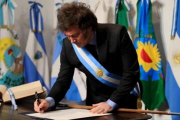 Gobierno reclama avances y reconstituye el Consejo de Mayo eligiendo a sus miembros de forma directa