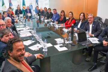 Gobernadores acusan a Milei de “robarse los ATN” y lanzan ley para coparticipar fondos