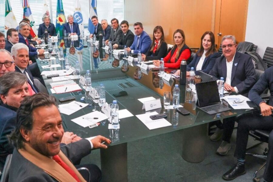 Gobernadores acusan a Milei de “robarse los ATN” y lanzan ley para coparticipar fondos