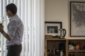 Intendentes de diversos partidos condenan video en el que se usa IA para atacar a Llaryora