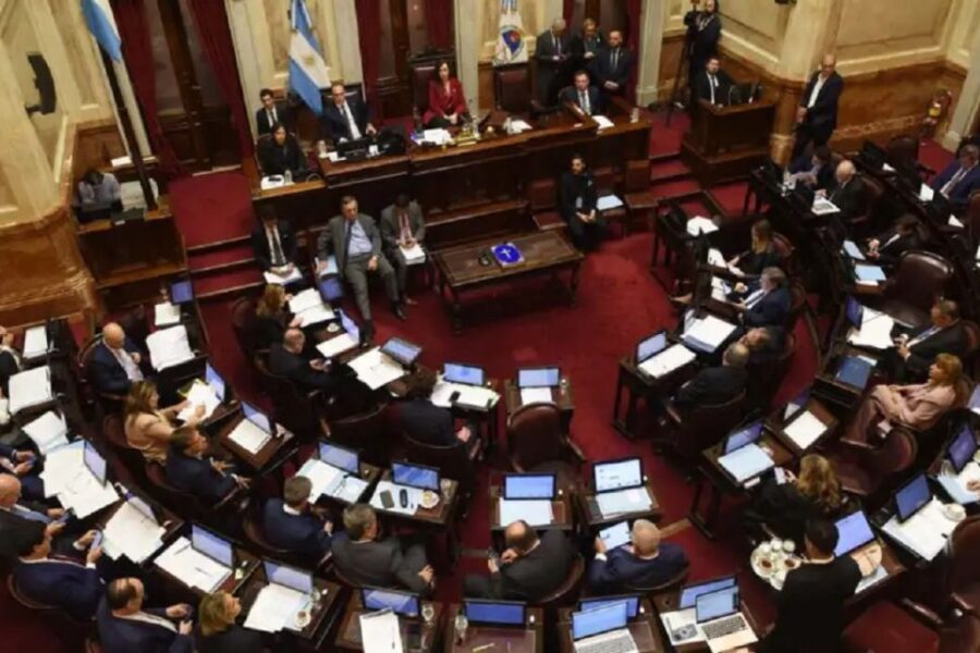 Quienes fueron los senadores que aceptaron el pedido de Villarruel y rechazaron el millonario aumento de dietas