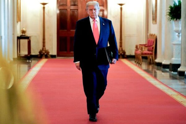 Trump enfrenta una caída en el apoyo de los votantes independientes según nuevas encuestas.