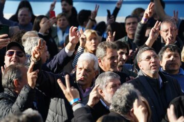 uno por uno, los dirigentes kirchneristas que fueron a Plaza de Mayo para repudiar la detención de la expresidenta por corrupción
