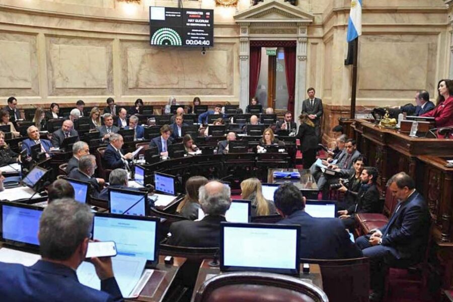 Senadores y sus votaciones sobre los fondos más criticados por el Gobierno: un análisis detallado
