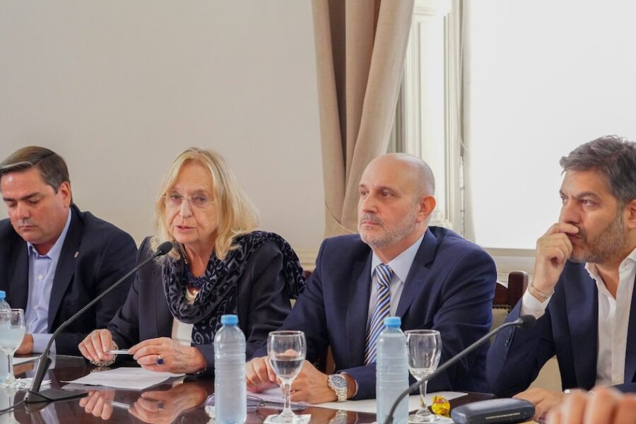 La Junta Electoral bonaerense aprobó cinco alianzas, una se retiró y quedan dos frentes por definir para las elecciones.