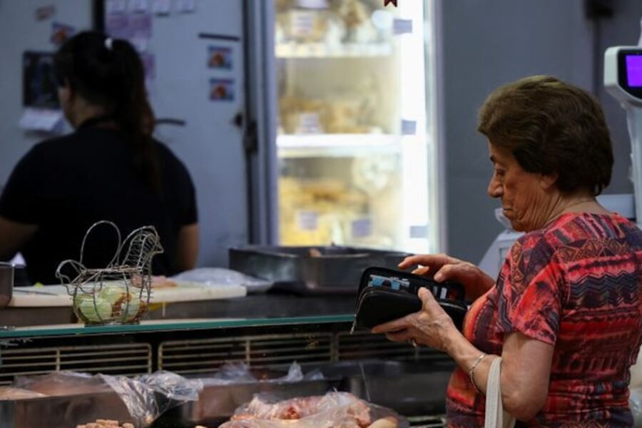 Inflación en agosto desacelera a pesar del aumento del dólar, según tres consultoras económicas antes del dato oficial