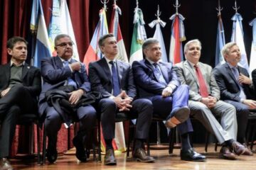 Efecto dominó: Llaryora subió las jubilaciones y las provincias exigen a Milei una deuda de $7 billones