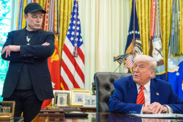 Trump sugiere considerar la deportación de Elon Musk de EE.UU. ante distintas preocupaciones políticas y sociales.
