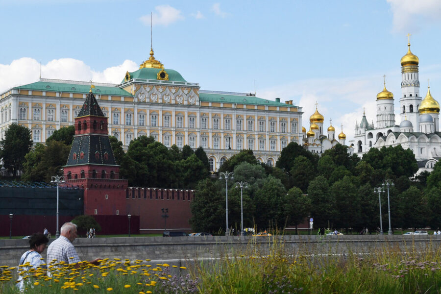 Kremlin reacciona ante la promesa de Trump de aumentar el envío de ARMAS a Ucrania