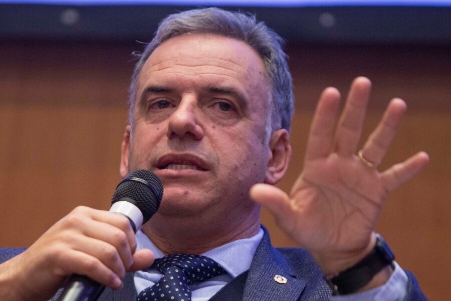 El presidente uruguayo se aparta de la visita a Cristina Kirchner y aclara que no intervendrá en asuntos ajenos