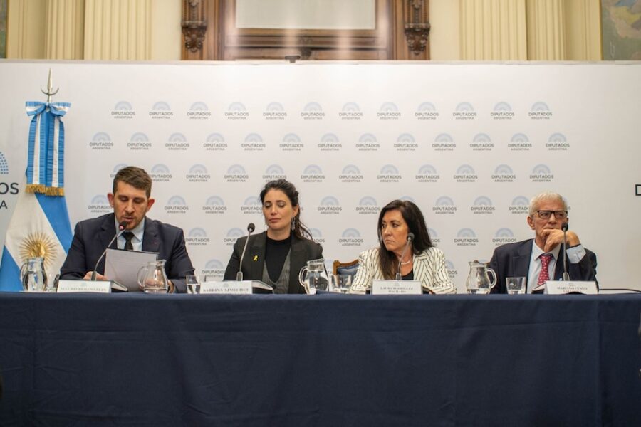 Mauro Berenstein celebra la Ley de Juicio en Ausencia como una victoria ética en la conmemoración del atentado a la AMIA