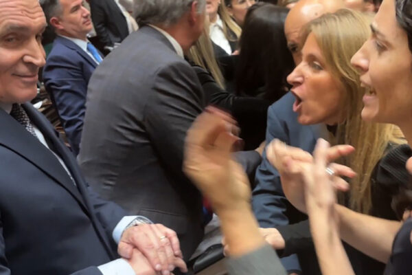 Un límite al odio: Espert fue repudiado y denunciado en pleno debate de Diputados